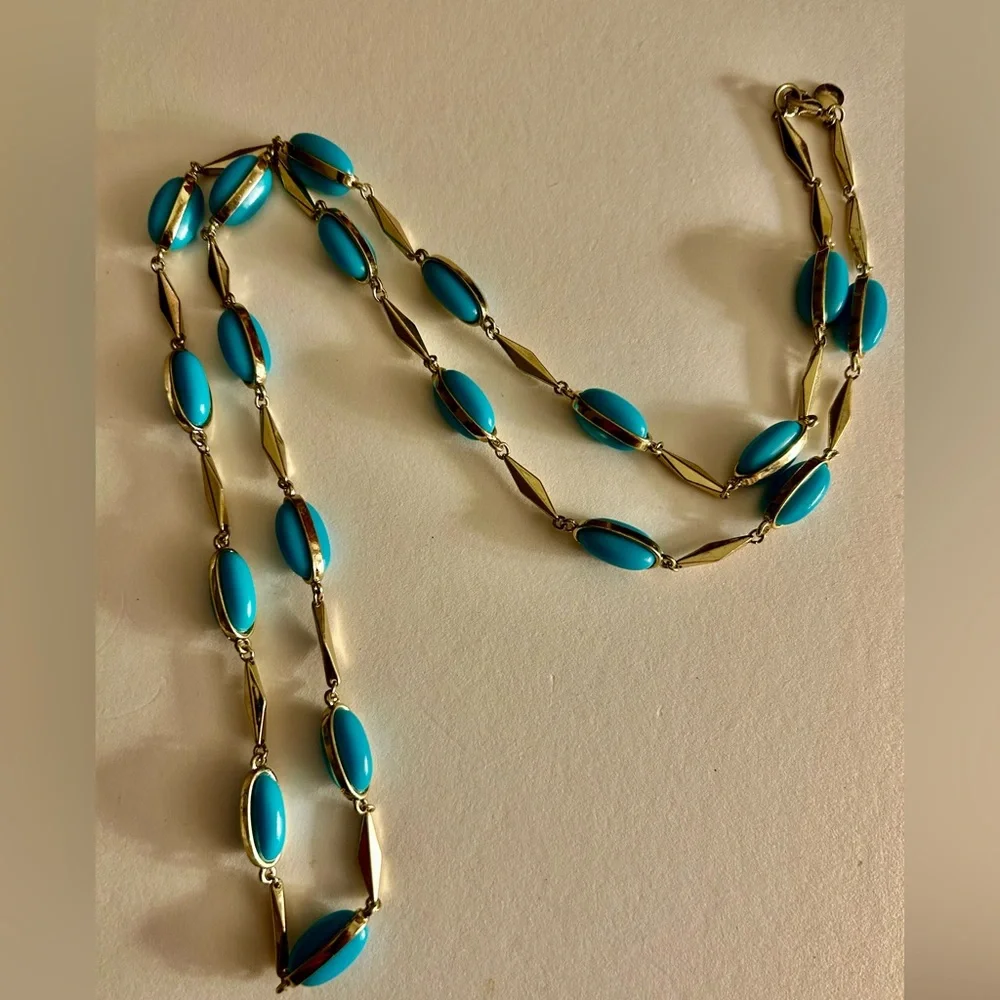 J.Crew Necklace Turquoise double sided Oval Beads, gold Diamond-shape links 34”